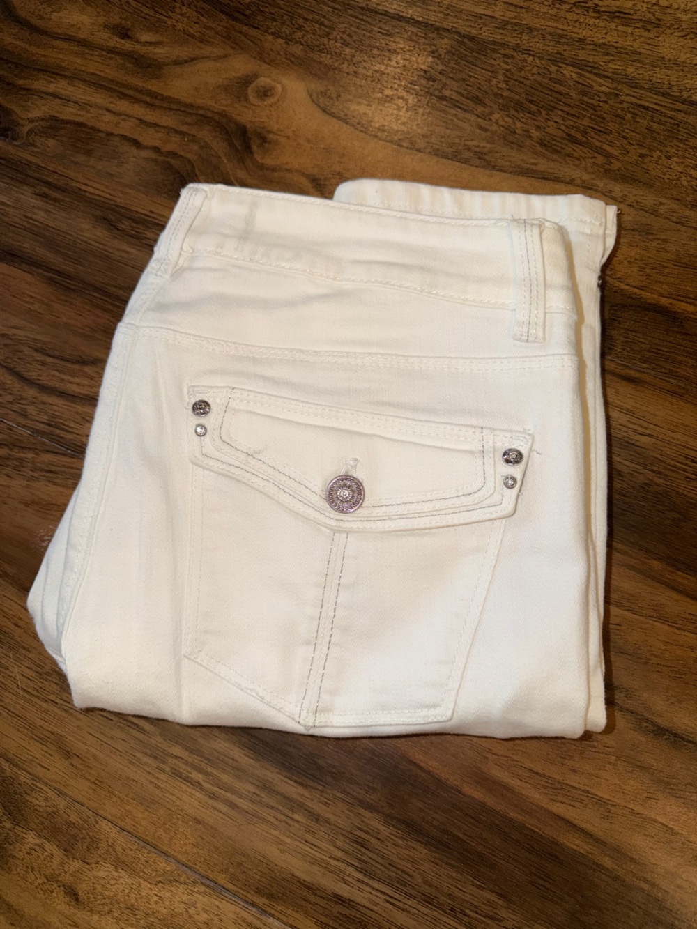 WHBM White Skimmer Jeans - Picture 5 of 5